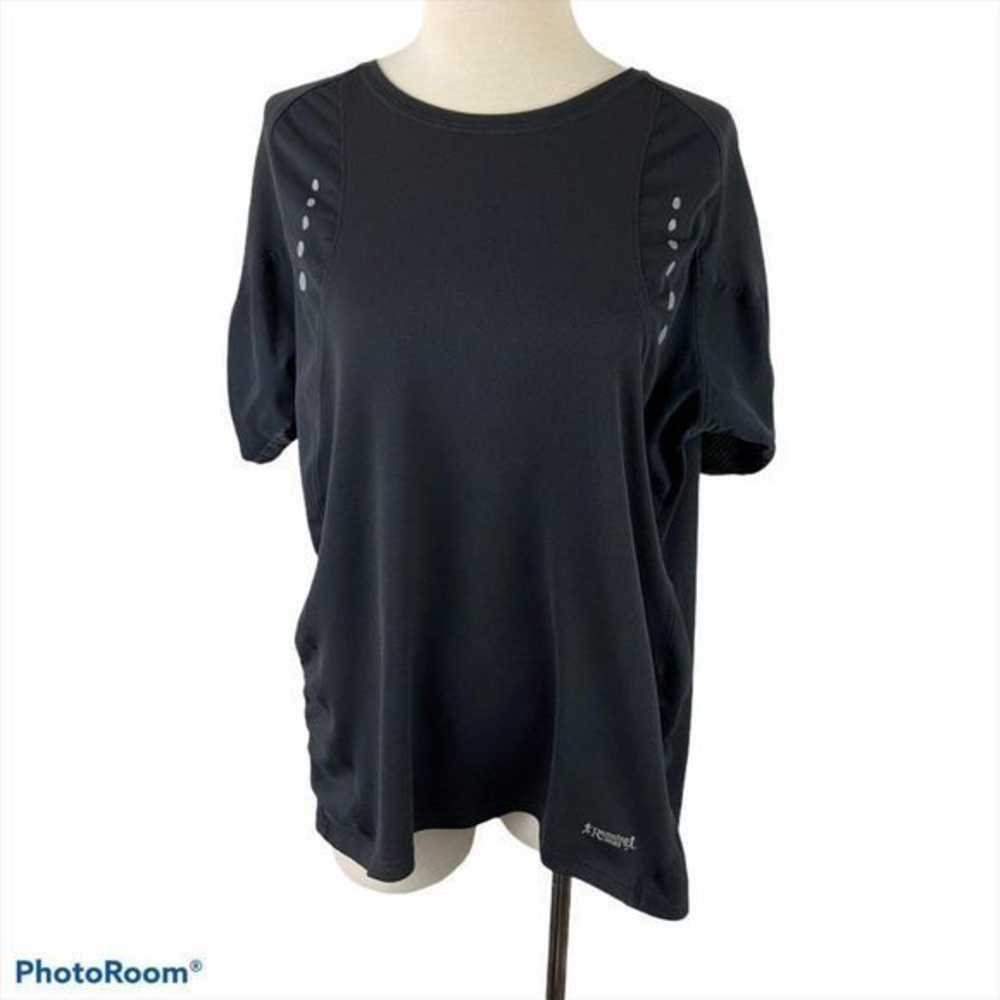 THE RUNNING ROOM Black‎ Tee